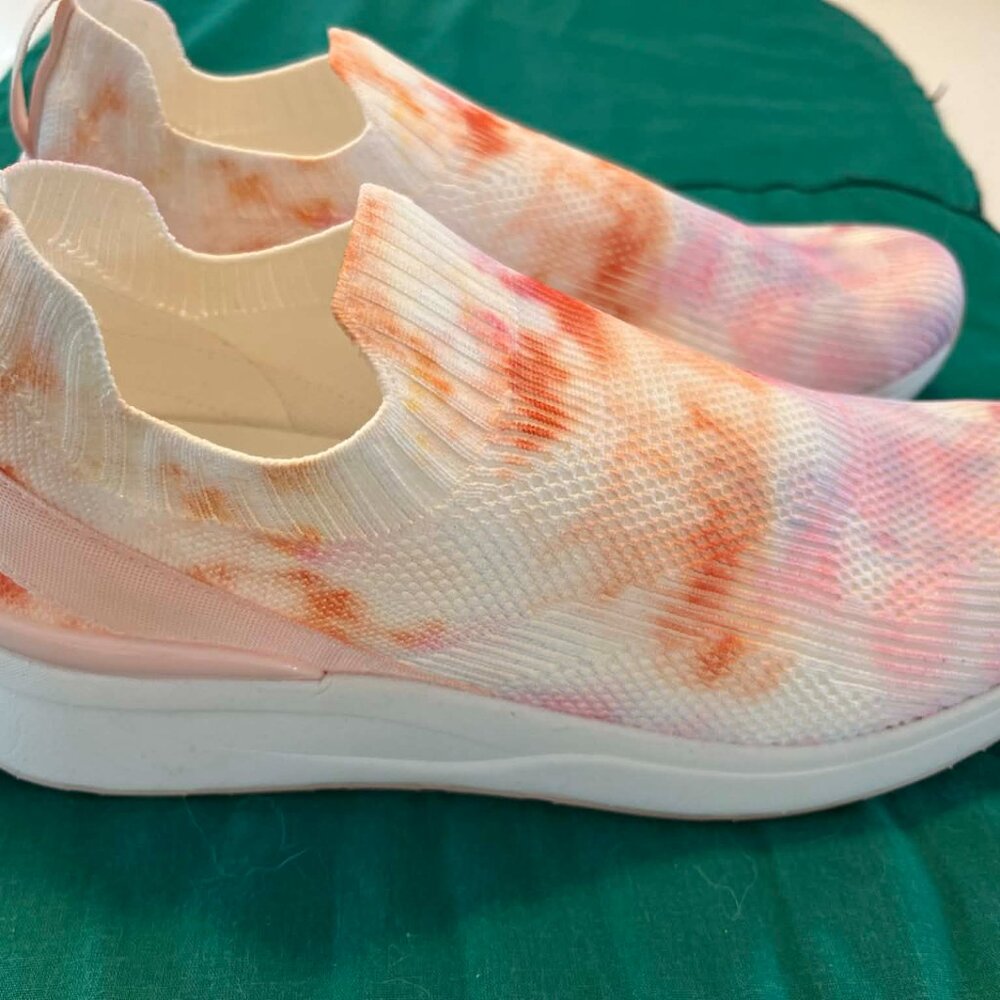Isaac Mizrahi Pink Tie-Dye pull-on sneaker  7